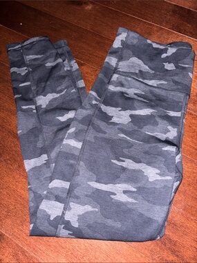 Athleta Gray Camo Leggings size small NWOT